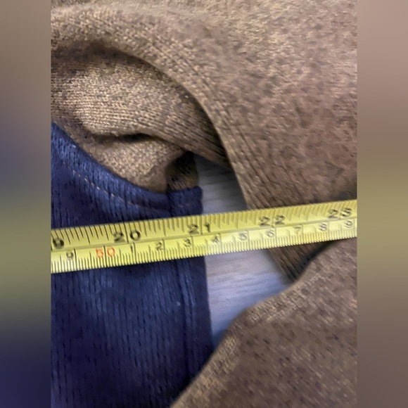 L.L. Bean Color Block Hooded Fleece 1/4 Snap Pullover - Picture 4 of 6